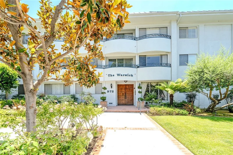 972 E California 202, Pasadena, CA 91106