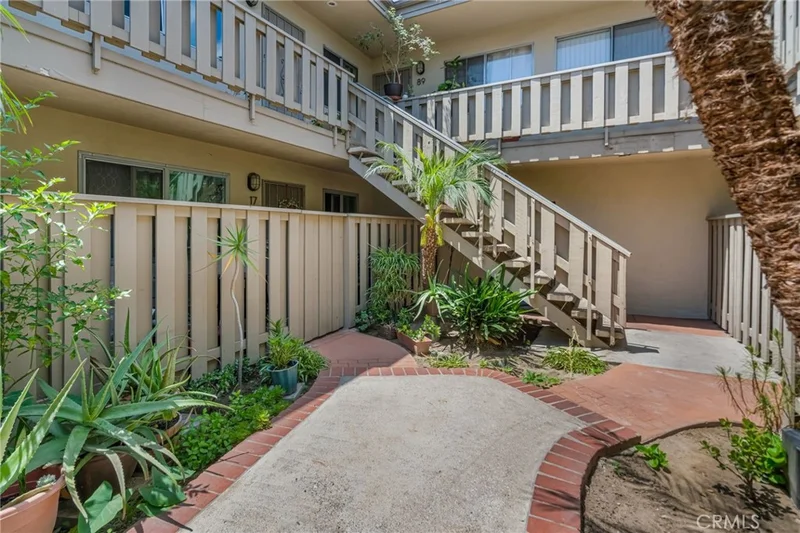 3365 Santa Fe 17, Long Beach, CA 90810