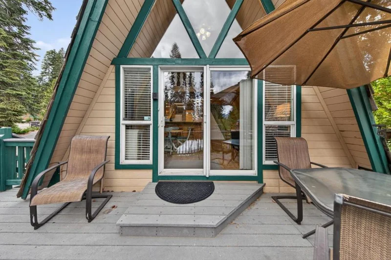 454 Peninsula Drive A - B