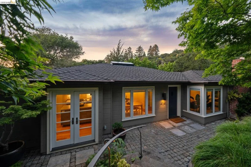 454 Vincente Ave, Berkeley, CA 94707