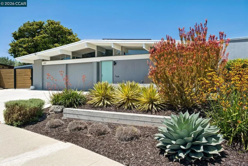 1237 Lancashire Dr, Concord, CA 94518