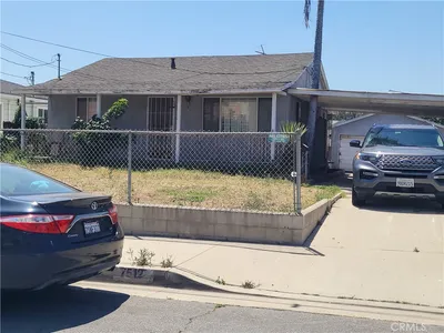 7512 Melrose