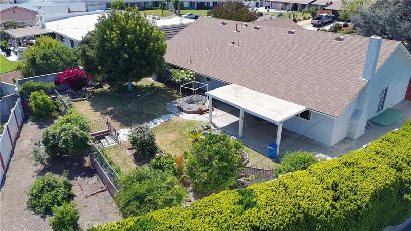 8845 Somerset photo 2