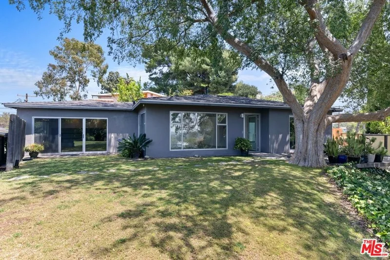 4608 Nob Hill Drive photo 2