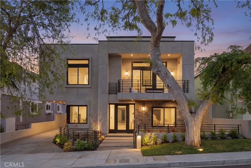 2005 Mathews Avenue B