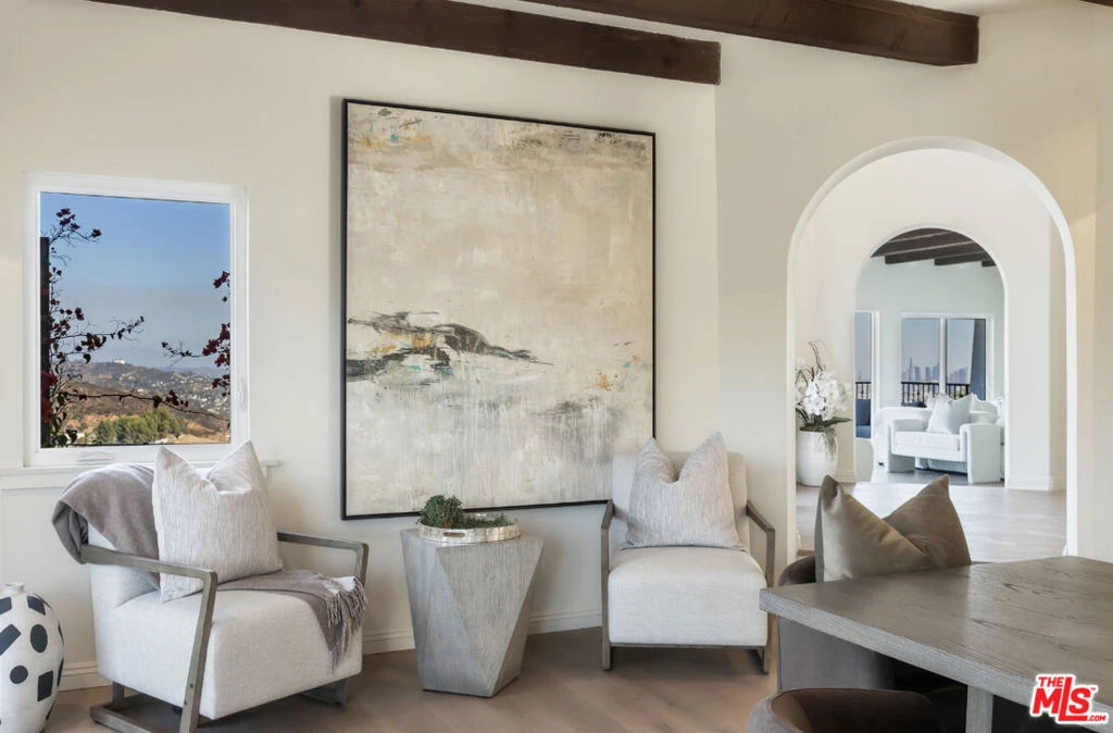 Interior 3