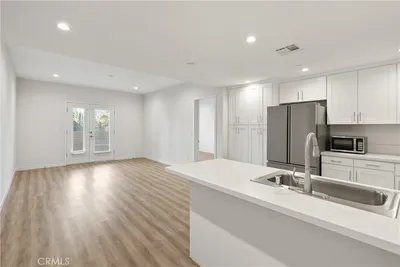 419 N Chandler Avenue 420 photo 2