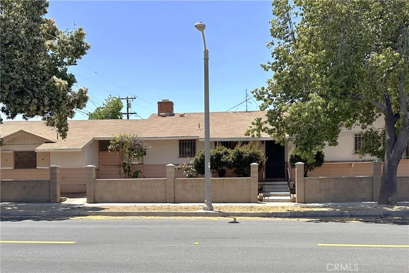 1020 W 10th Street, Corona, CA 92882