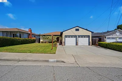 260 Lomita Ave