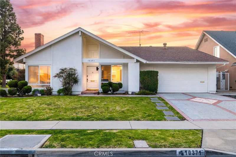 10371 Humbolt Street, Los Alamitos, CA 90720