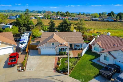 1063 Barnes Court