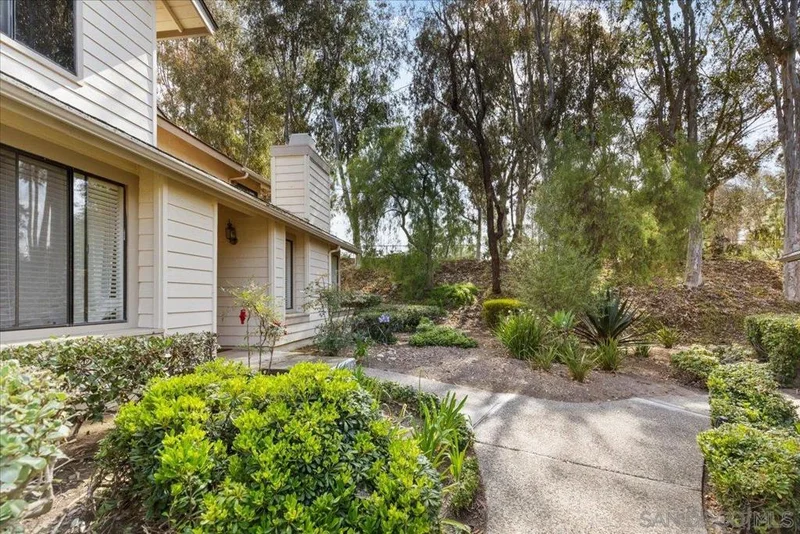10424 Ridgewater Ln photo 2