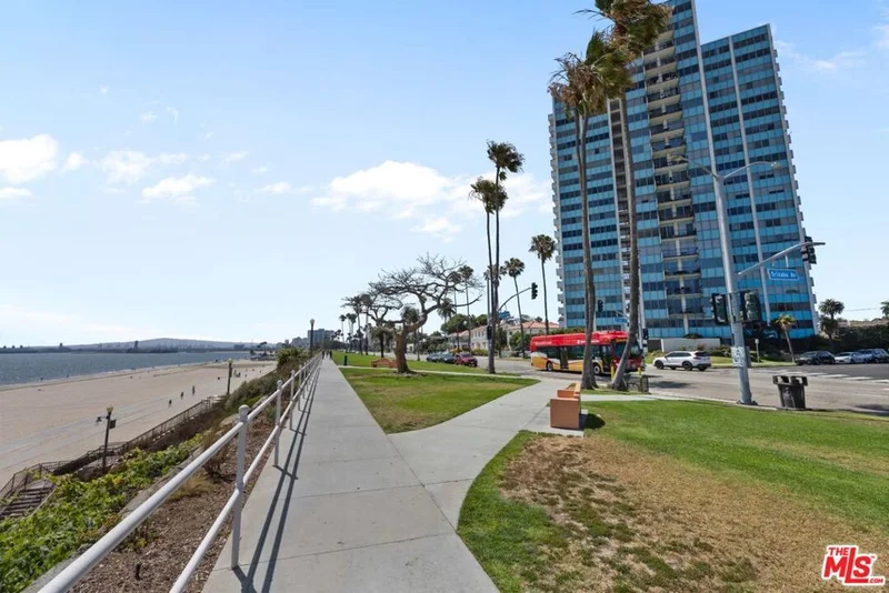Photo 2 of 2999 E Ocean Boulevard 210