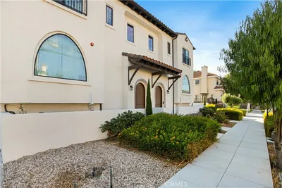 250 S Arroyo Drive 1