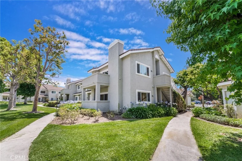 24 Greenmoor 12, Irvine, CA 92614