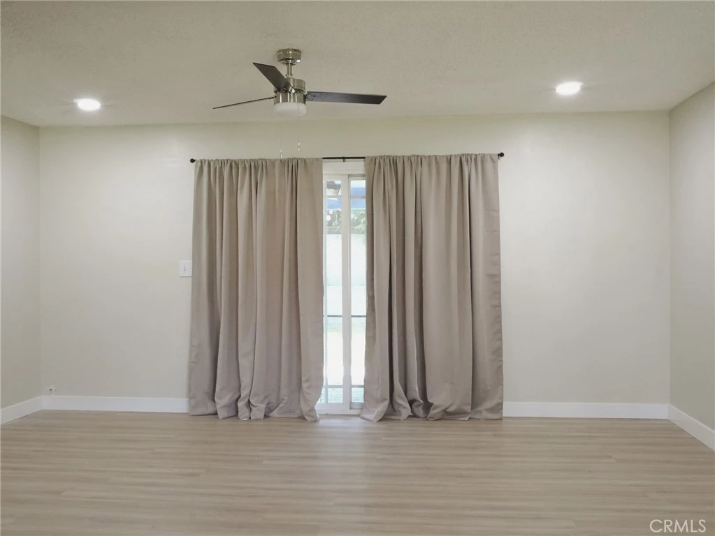 Interior 4