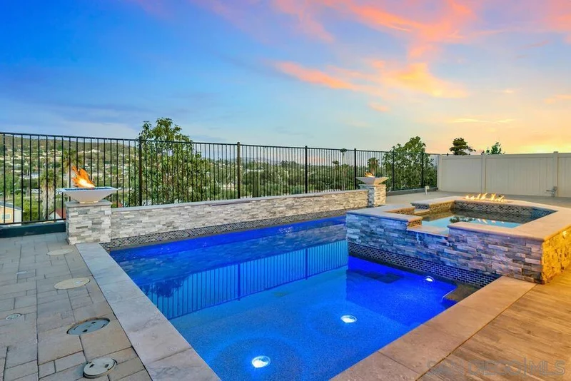 8989 Trailridge Ave, Santee, CA 92071