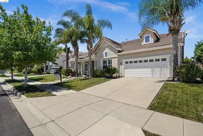 540 Lakeview Dr