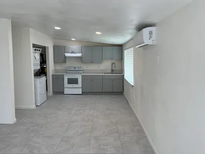 2542 Sea View Drive 4