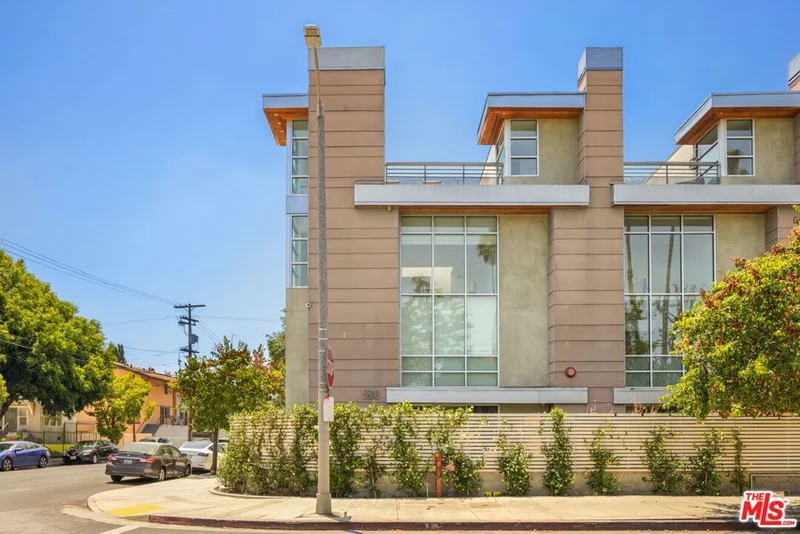 5806 Waring Avenue 11, Los Angeles, CA 90038