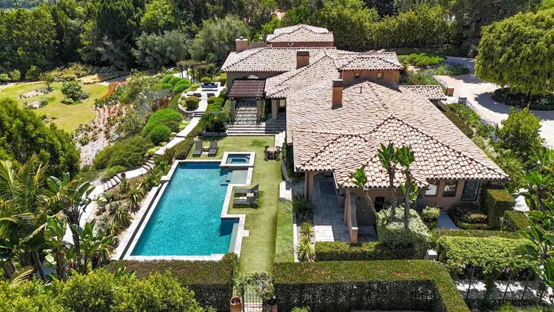 6871 Las Colinas