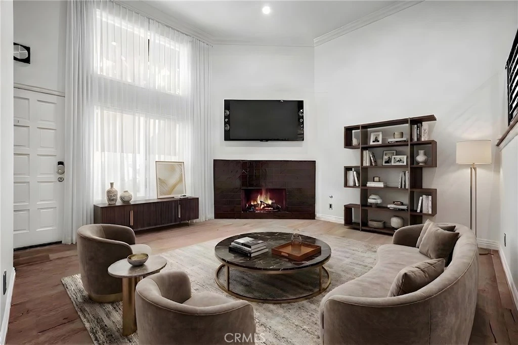 Interior 4