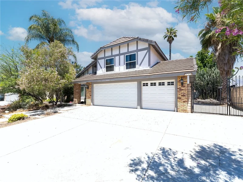 513 E Pioneer Avenue, Redlands, CA 92374