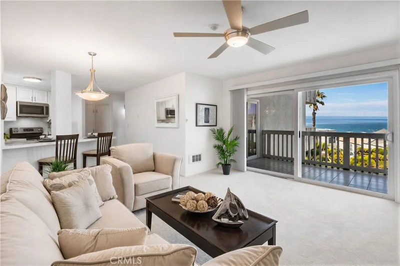 620 The Village 212, Redondo Beach, CA 90277