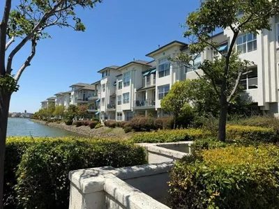 500 Baltic Circle 506