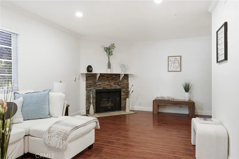 Photo 2 of 4189 Vineland Avenue 111