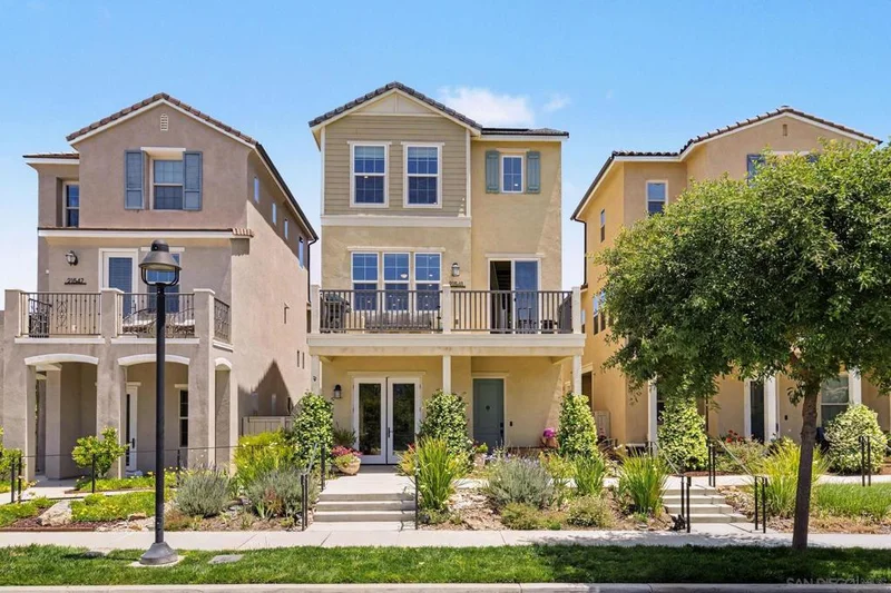 21541 Trail Blazer Ln, Escondido, CA 92029