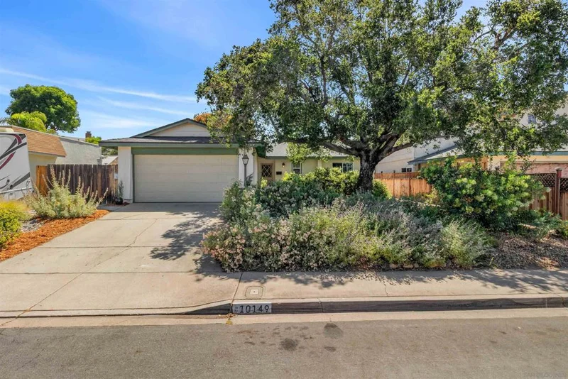 10149 Carreta Dr, Santee, CA 92071