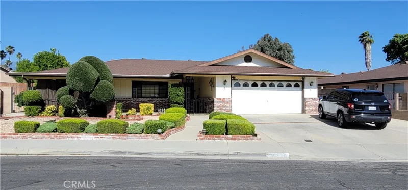 26820 Oxford Court photo 2