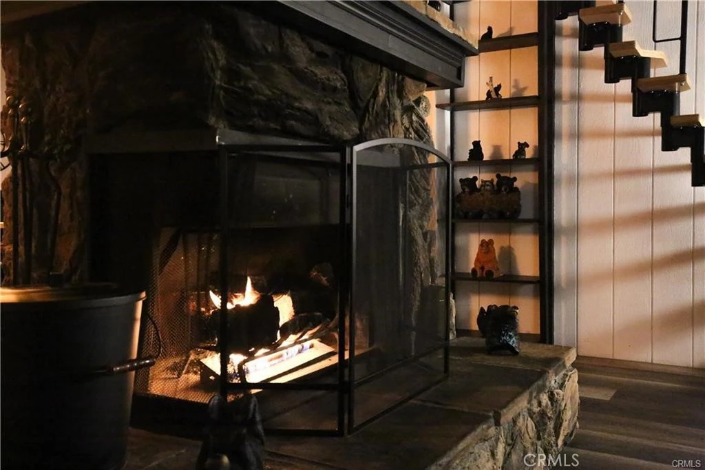 Interior 4