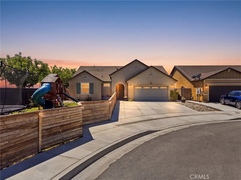 1383 E Donnybrook, Hanford, CA 93230