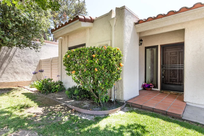2210 Placita San Dimas photo 2