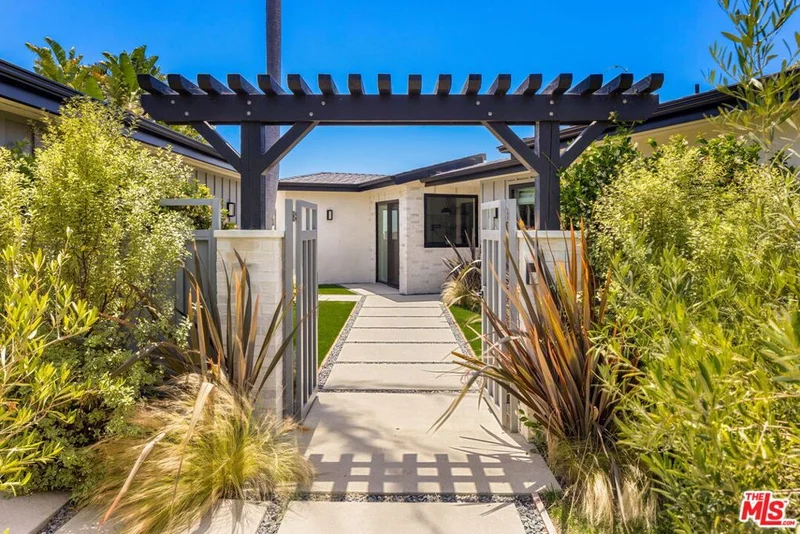 Photo 2 of 17810 Sabbiadoro Way