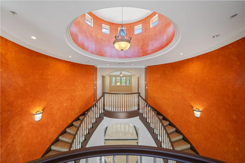 Interior 4
