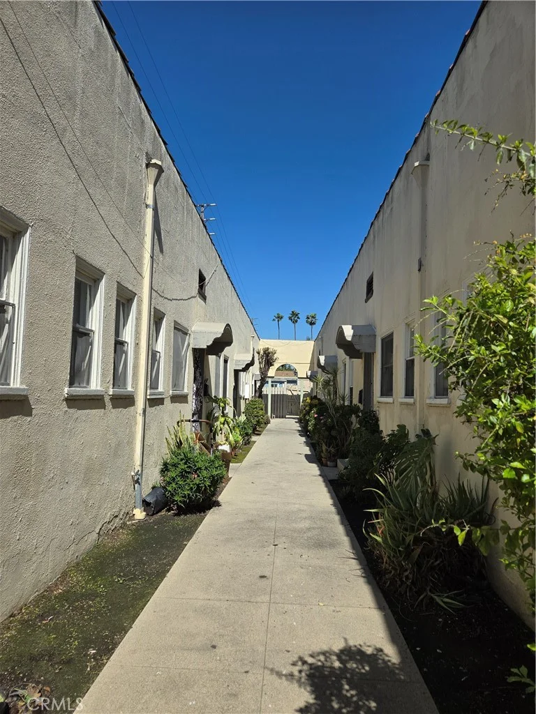 551 W 10th Street 9, Long Beach, CA 90813