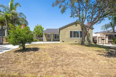 305 & 307 E Hellman Avenue