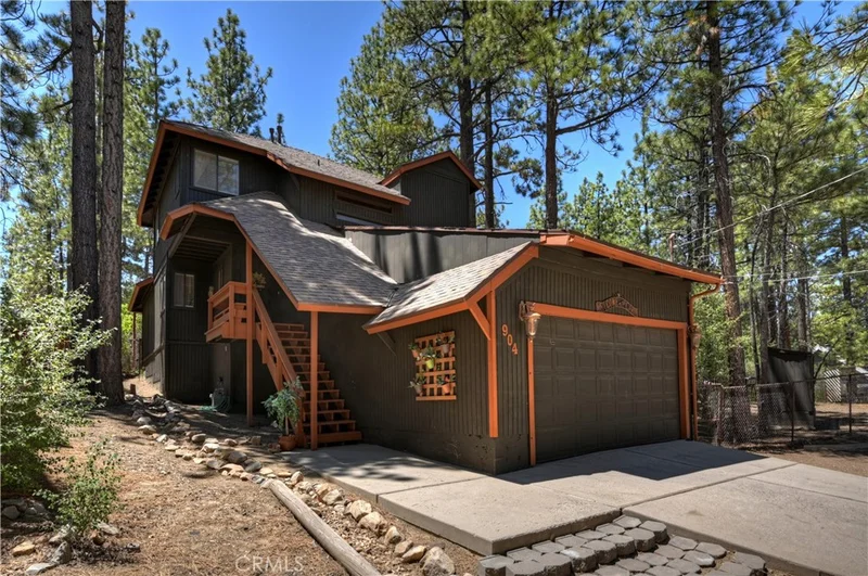904 Raleigh Drive, Big Bear City, CA 92314