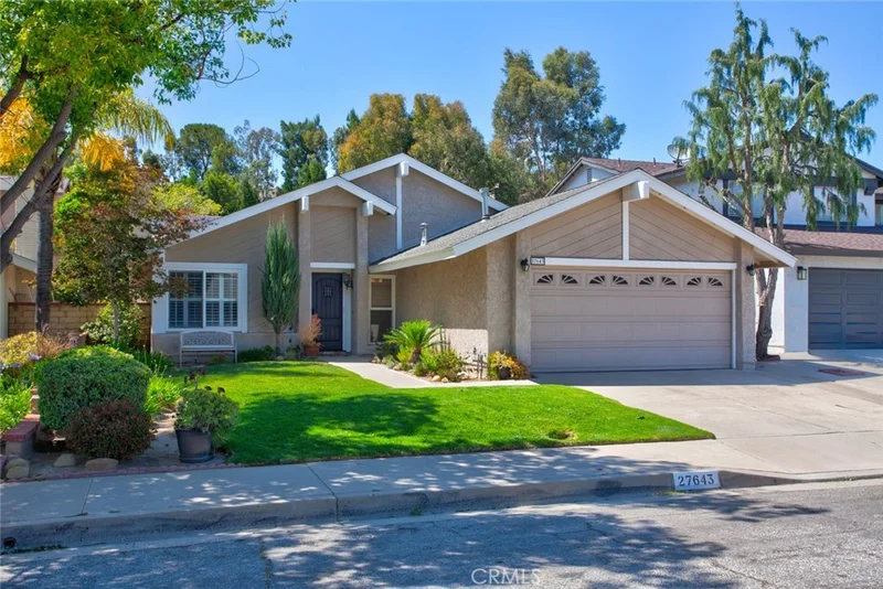 27643 Saffron Lane, Saugus, CA 91350