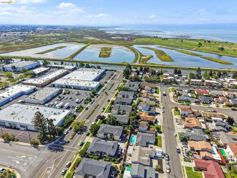 14493 Doolittle Dr, San Leandro, CA 94577
