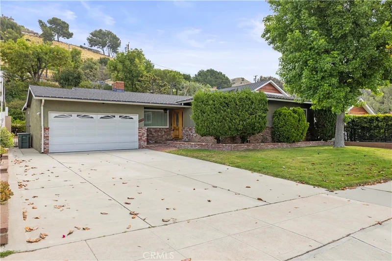 2724 N Kenneth, Burbank, CA 91504
