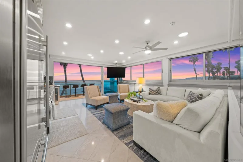 2999 Ocean Front Walk 2 photo 2