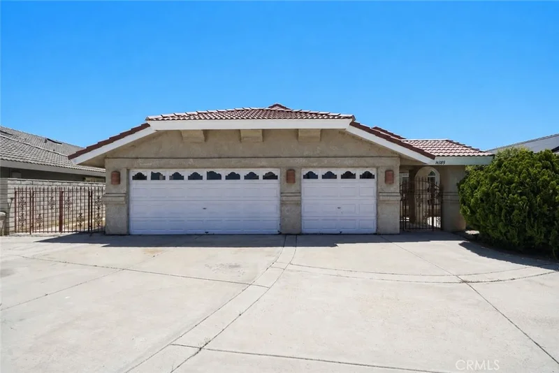Photo 2 of 14389 Ironsides Lane