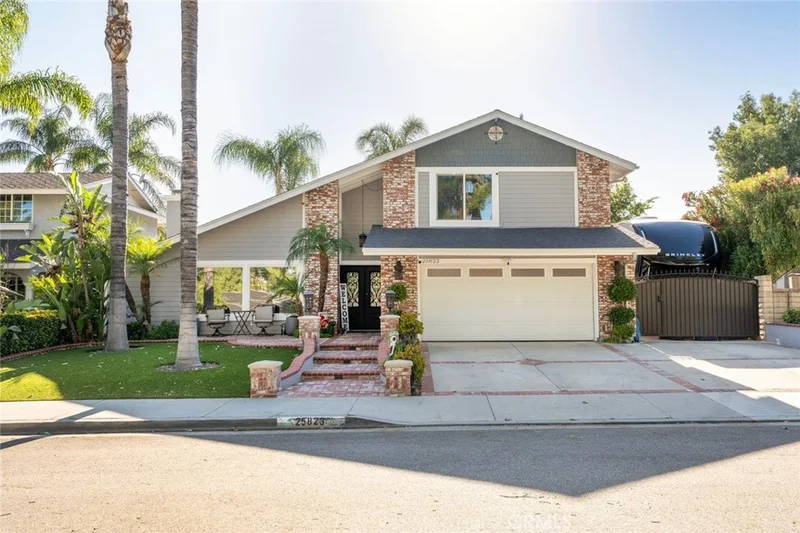 25823 Lochmoor, Valencia, CA 91355