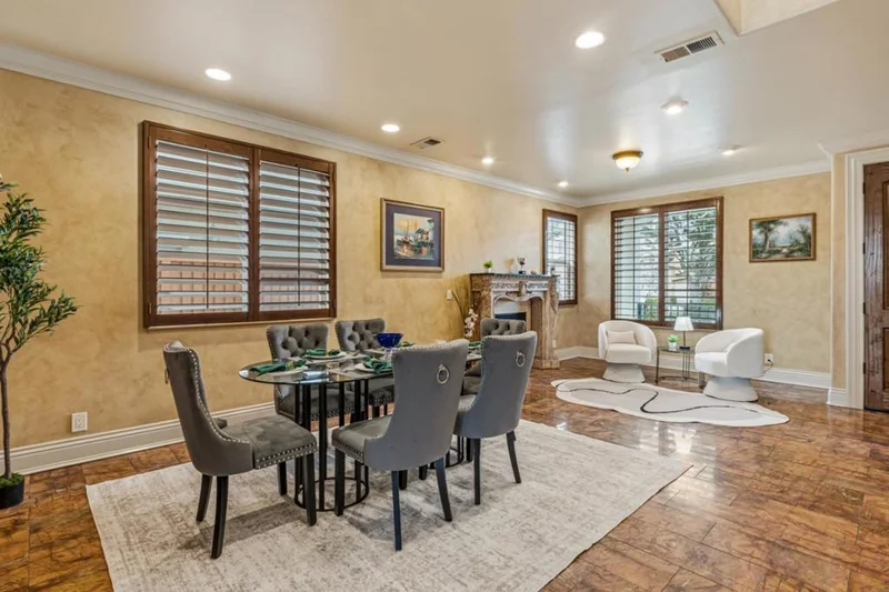 4760 Sea Crest Drive photo 2