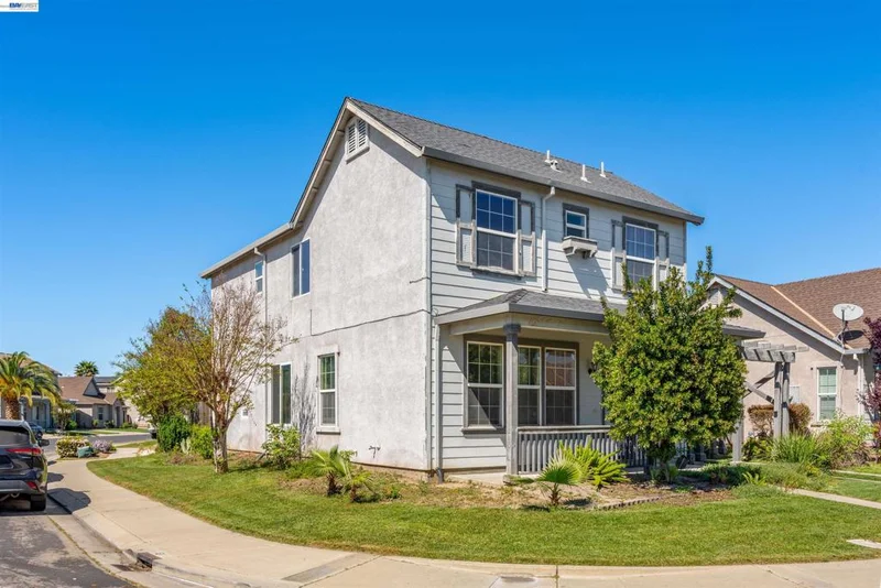 1153 Syracuse Ln