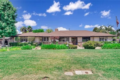21205 E Cloverland